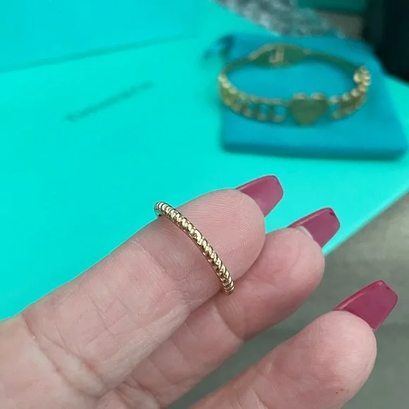 🎉🎉✨Goldtone Twist Pearl Ring✨Preloved Size 8 - Picture 7 of 8